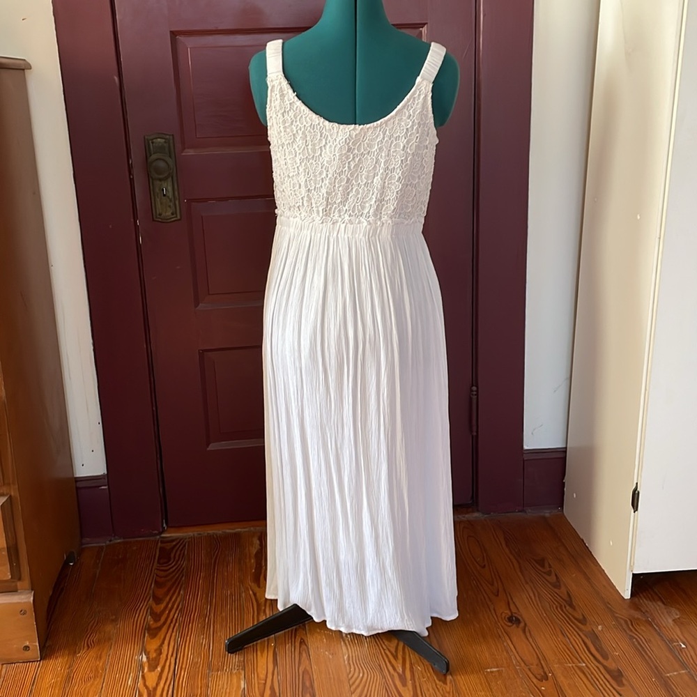 White summer dress - Picture 2 of 6
